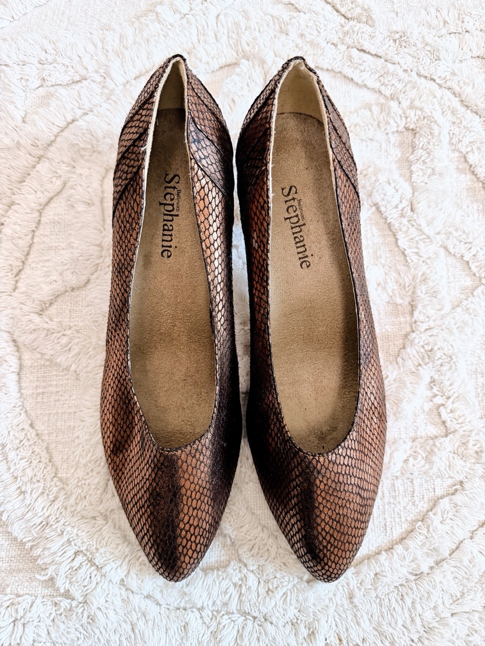 Stephanie Metallic Bronze Snakeskin Print Pumps Heels Size 9